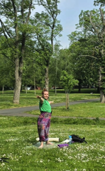 Kat Gibby teaching Park Yoga